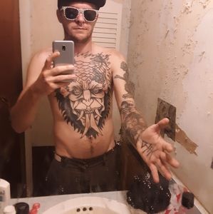 Meet your Posher, Alexi